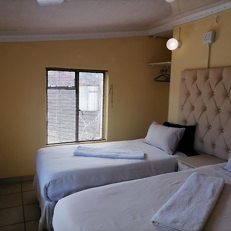 Maluti Backpackers Hotel Phuthaditjhaba Buitenkant foto