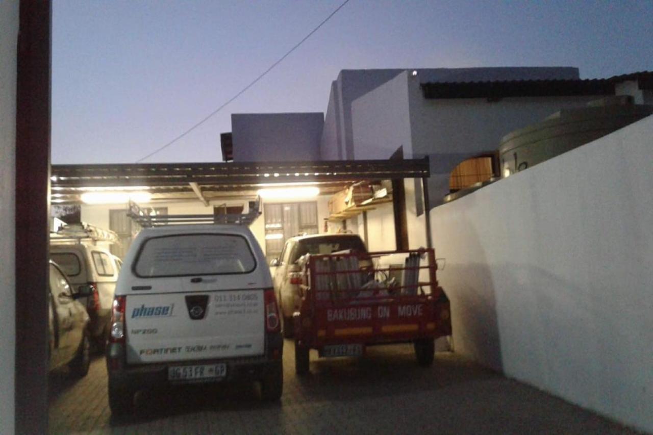 Maluti Backpackers Hotel Phuthaditjhaba Buitenkant foto