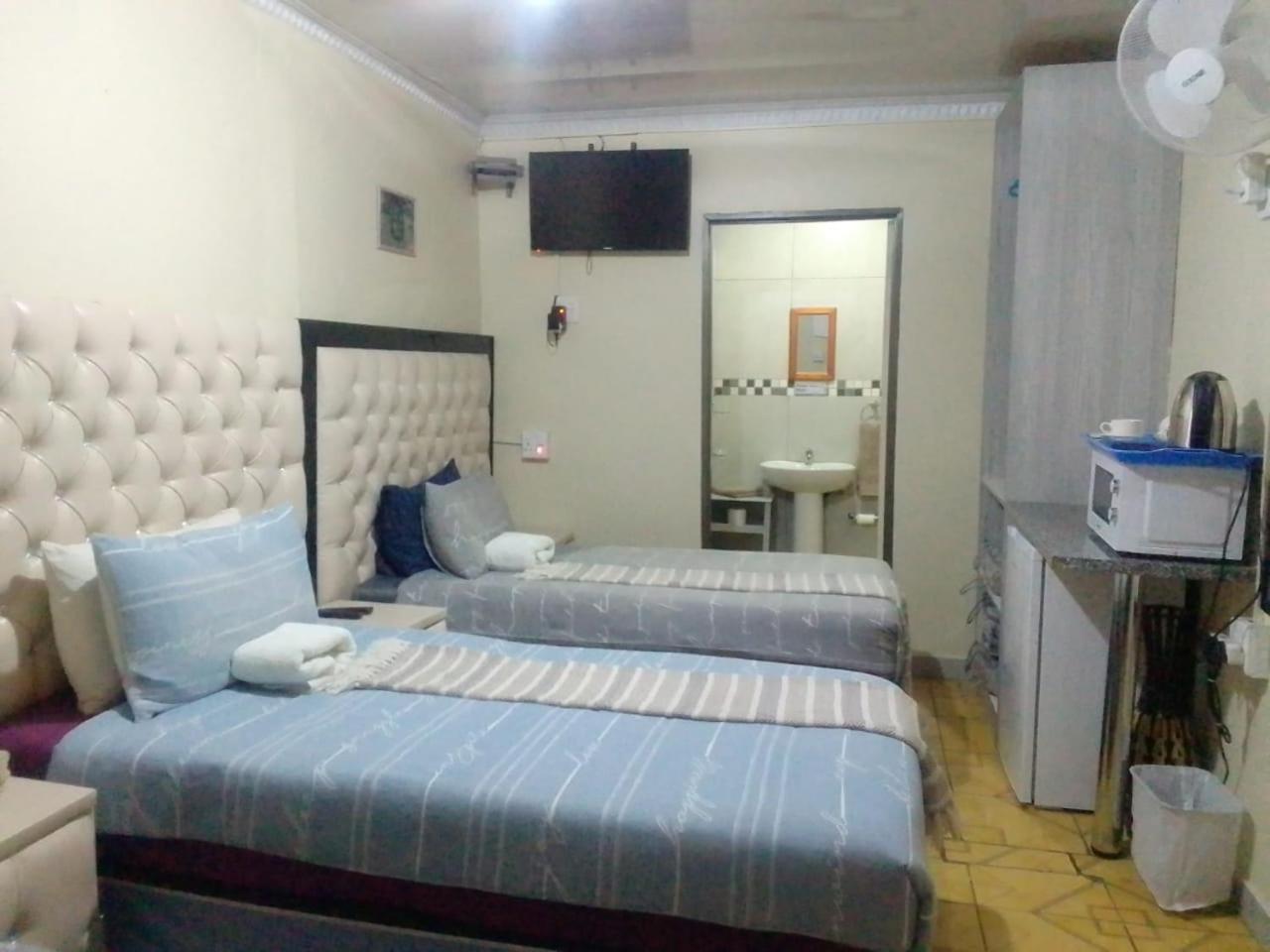Maluti Backpackers Hotel Phuthaditjhaba Buitenkant foto